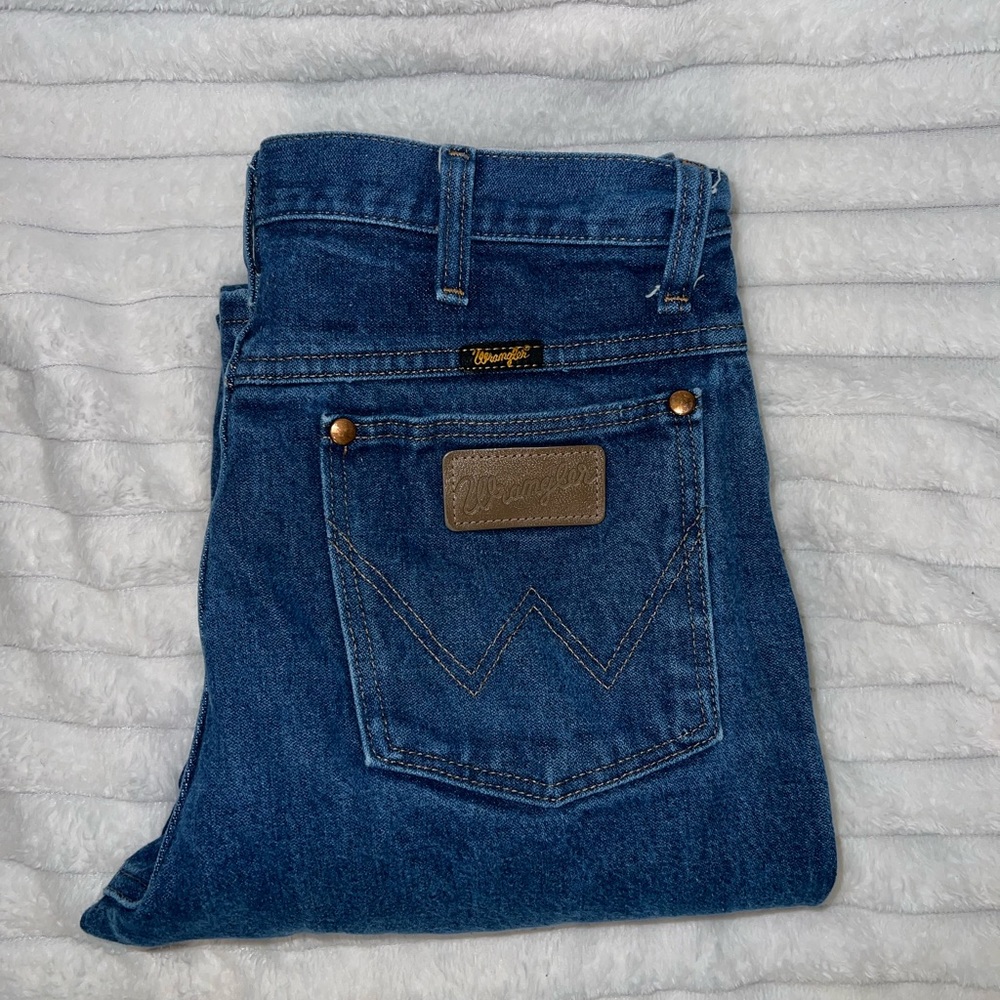 Wrangler Men's Classic Indigo Relaxed Jeans